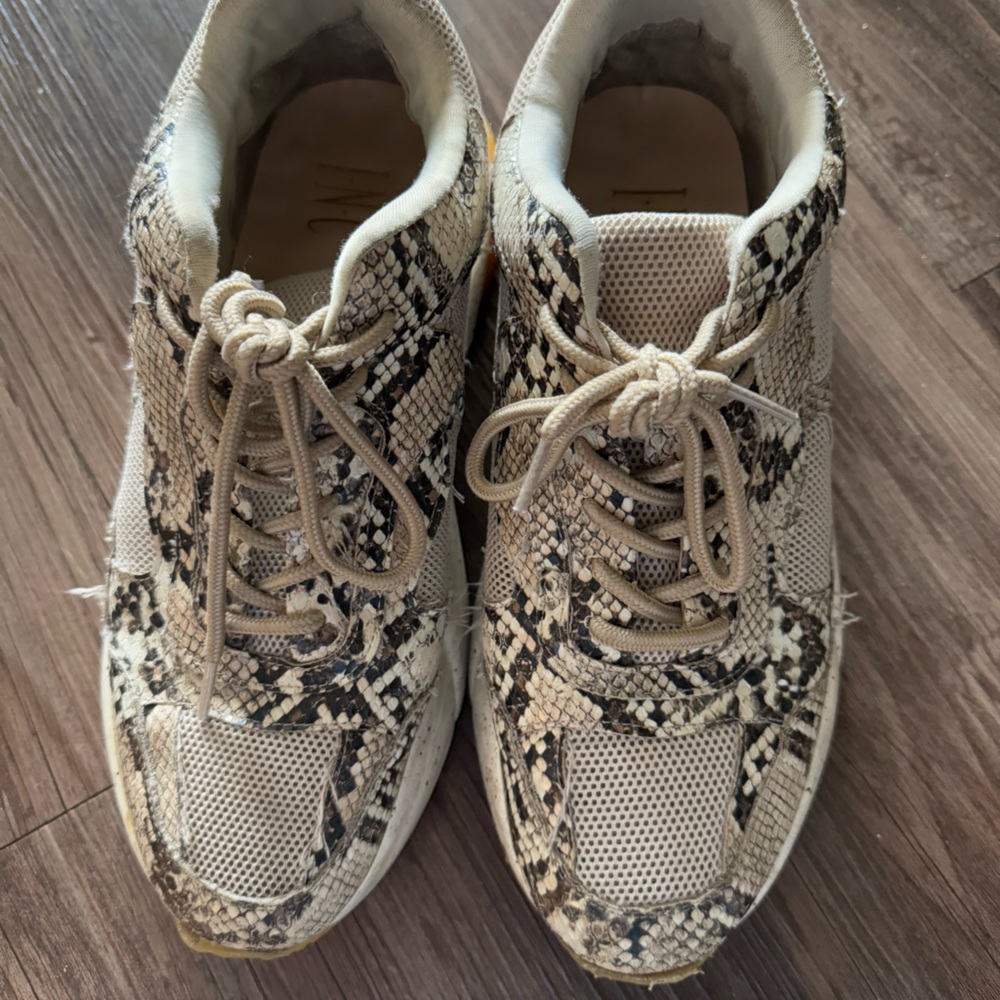 inc snake sneakers